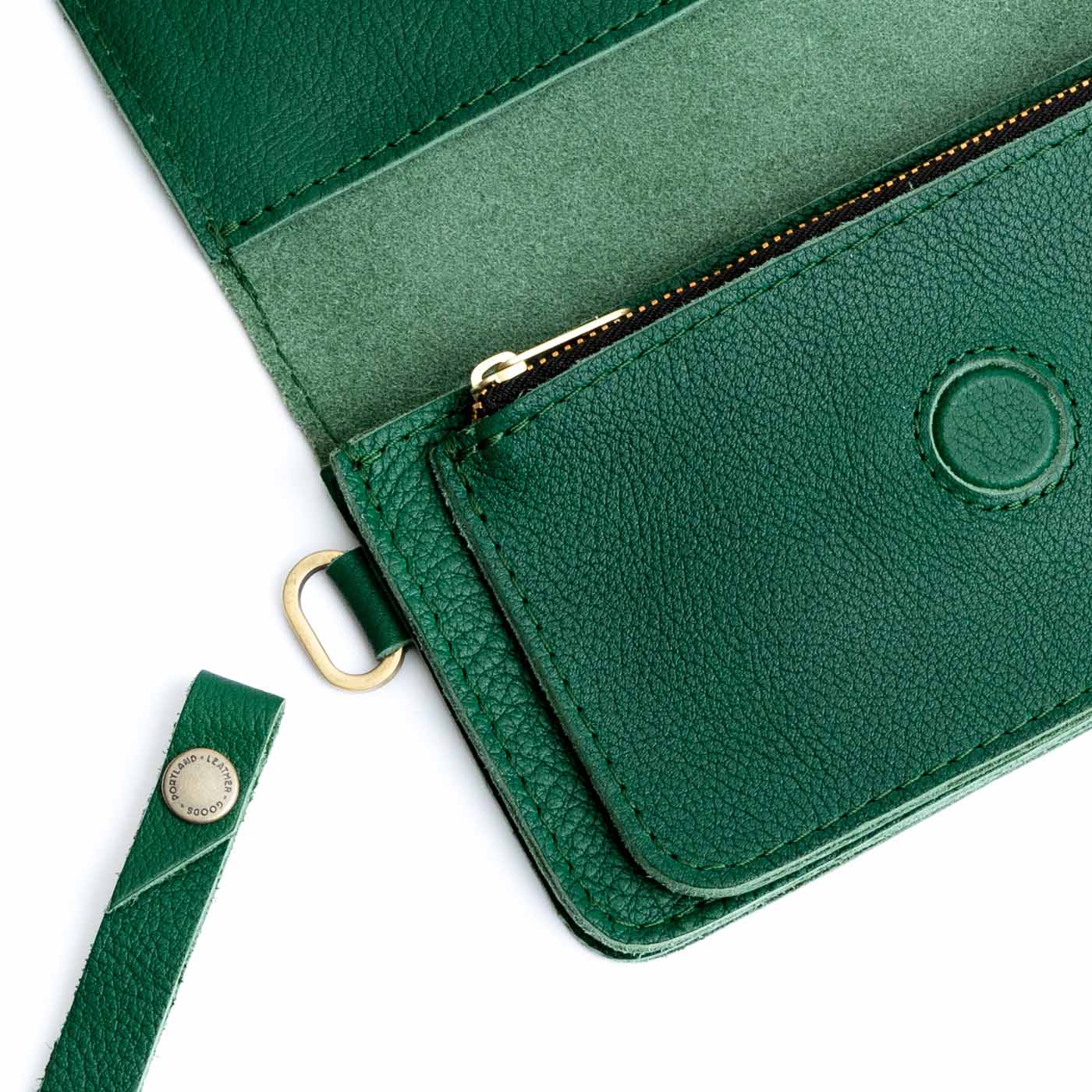 Bacalar | Leather wallet clutch with wristlet and magnetic closure