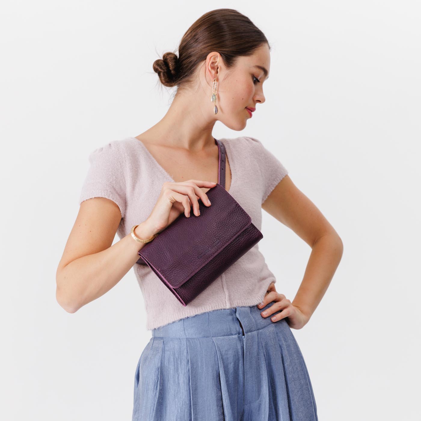  Plum | Petite bag with magnetic flap closure and adjustable belt strap