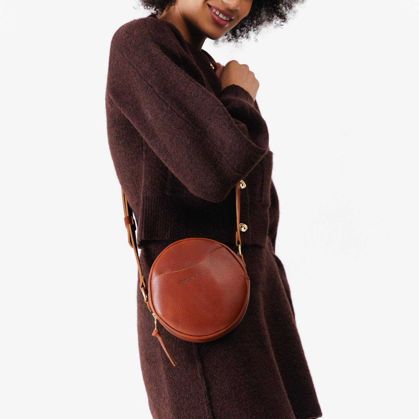 Chestnut*Small | Circle shaped crossbody bag with top zipper