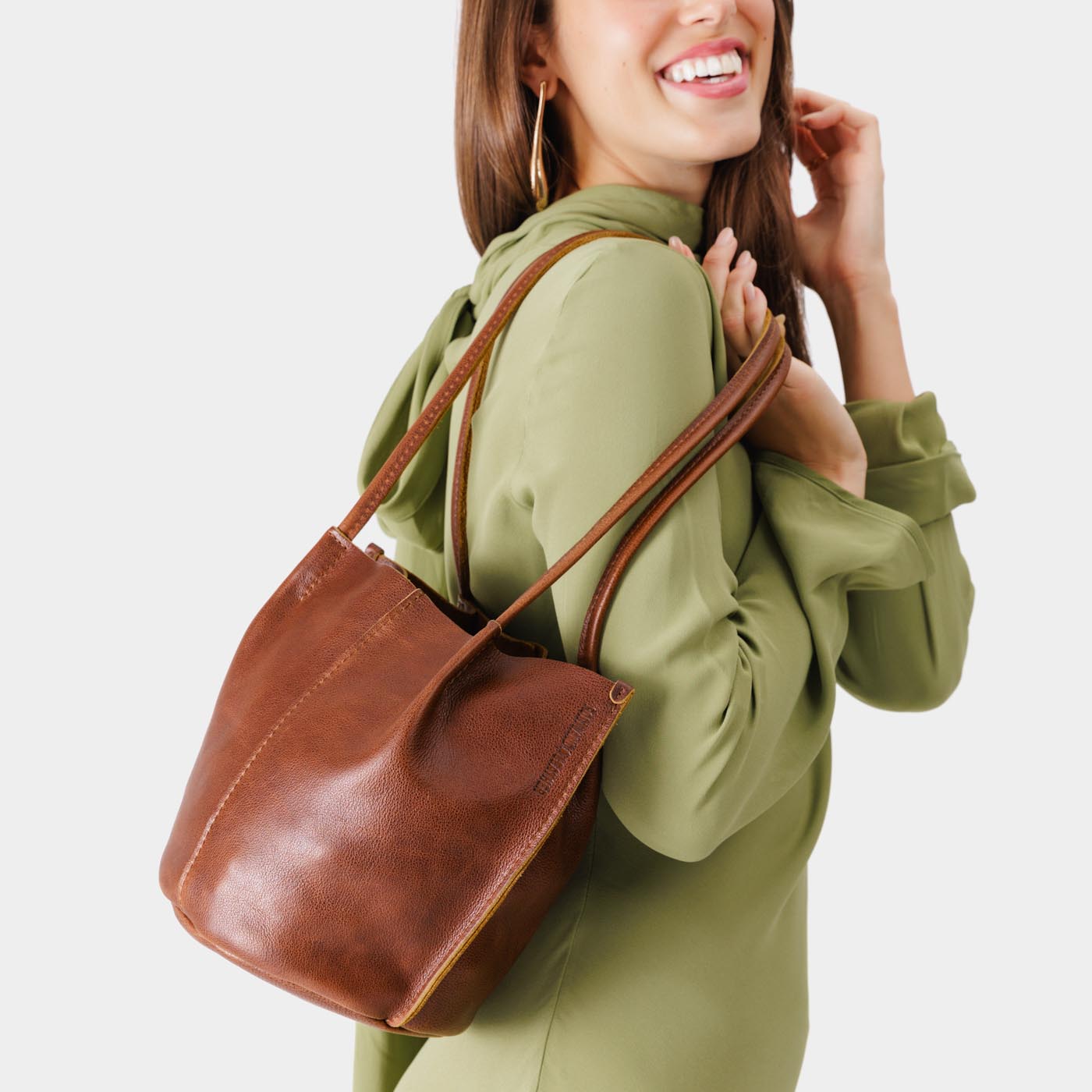 Nutmeg*Classic | Petite bucket shaped tote bag with matching leather handles