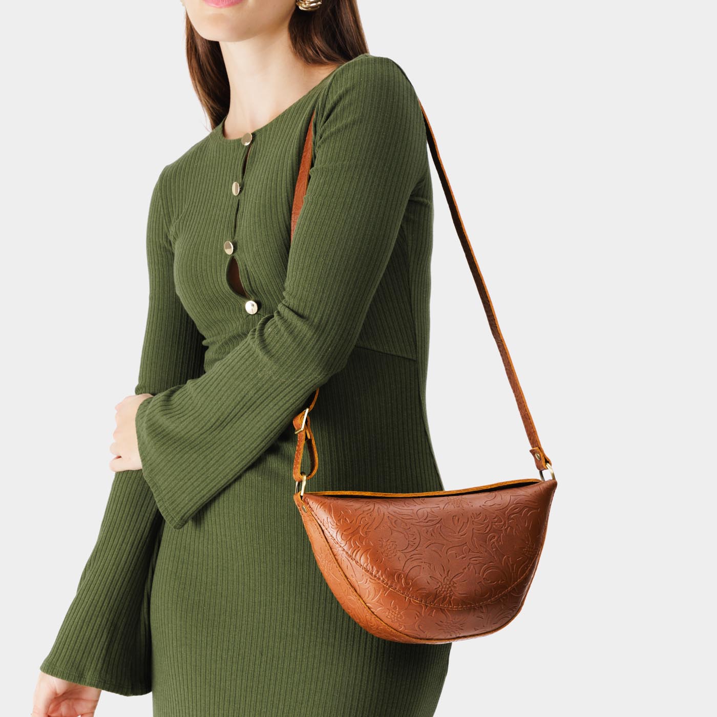 Meadow Medium | Half circle shaped sling bag