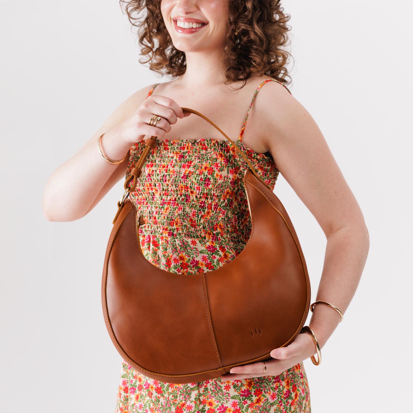 Honey Large  | Large crescent shaped shoulder bag with zipper closure and adjustable strap