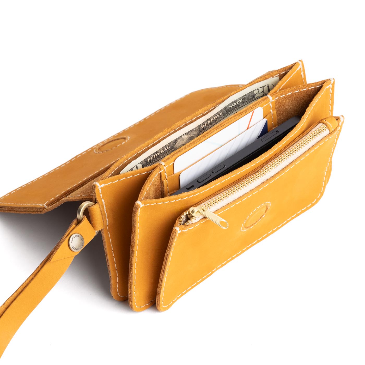 Turmeric | Leather wallet clutch with wristlet and magnetic closure