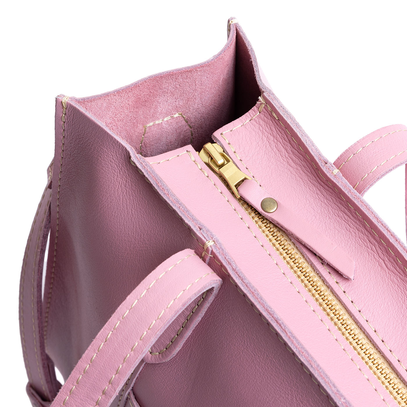 Vintage Pink East/West | Closeup of tote bag's zipper closure