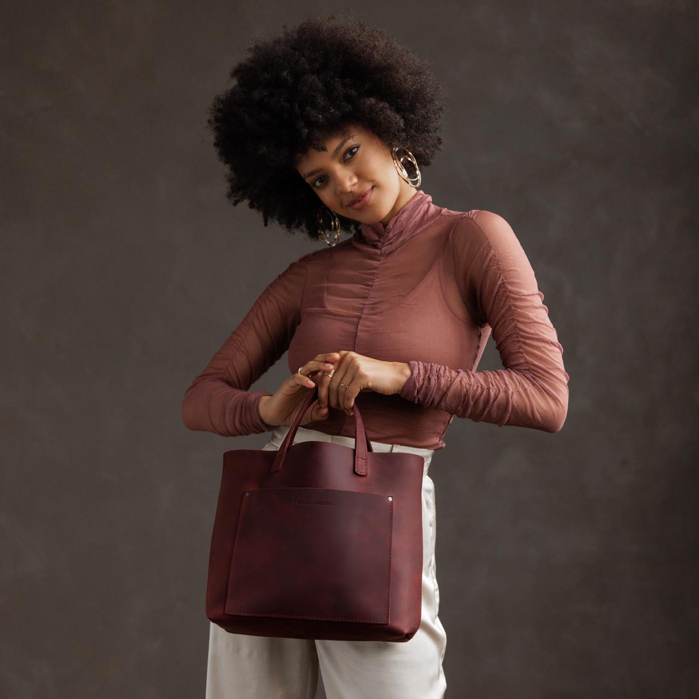 Merlot*Classic | Midsize crossbody tote with handles and a pocket