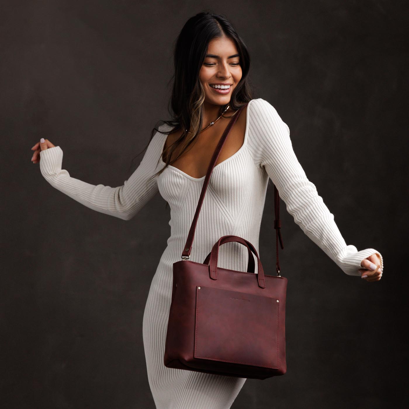 Merlot*Zipper | Midsize crossbody tote with handles and a pocket