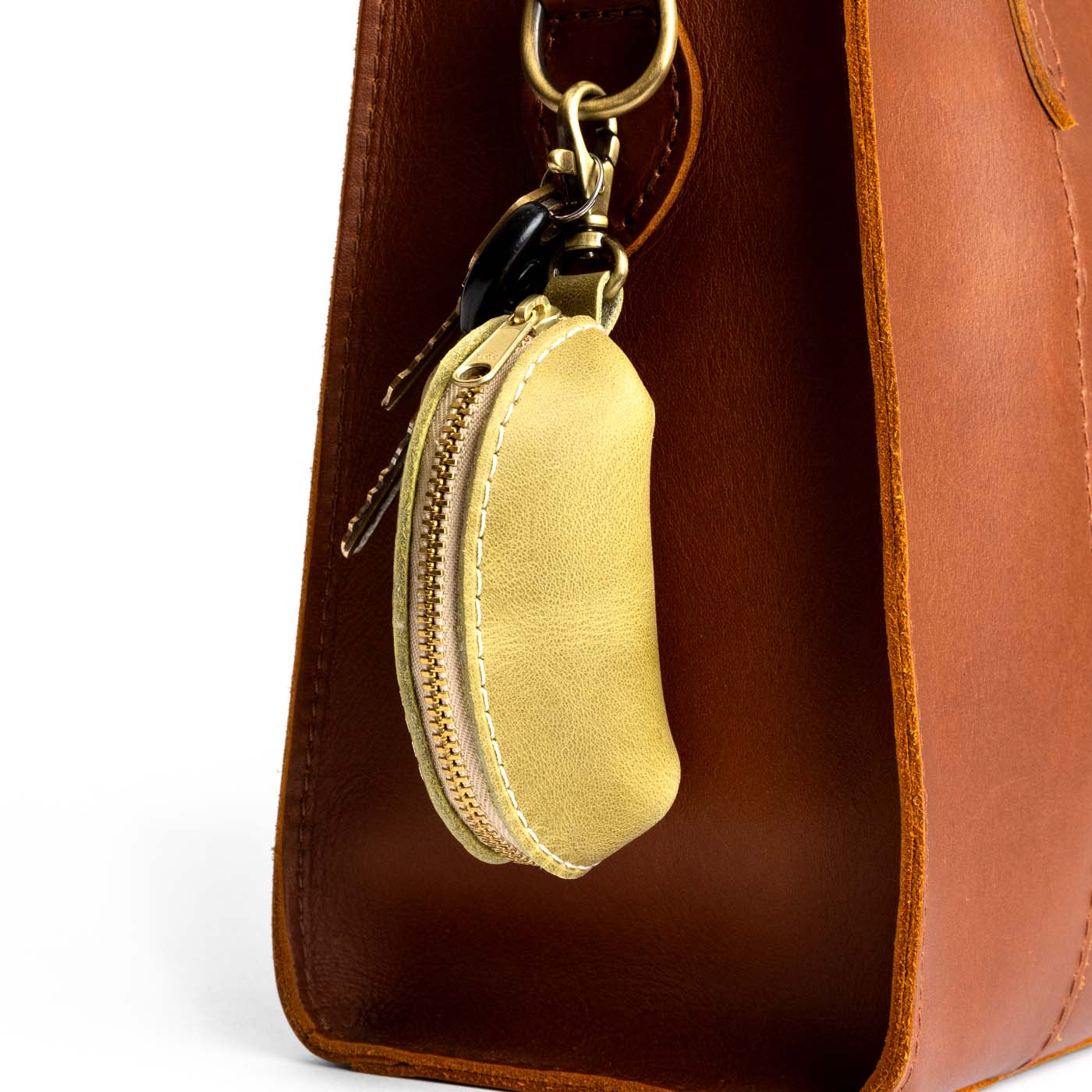 Anjou | Small taco shaped pouch, swivel lobster clasp