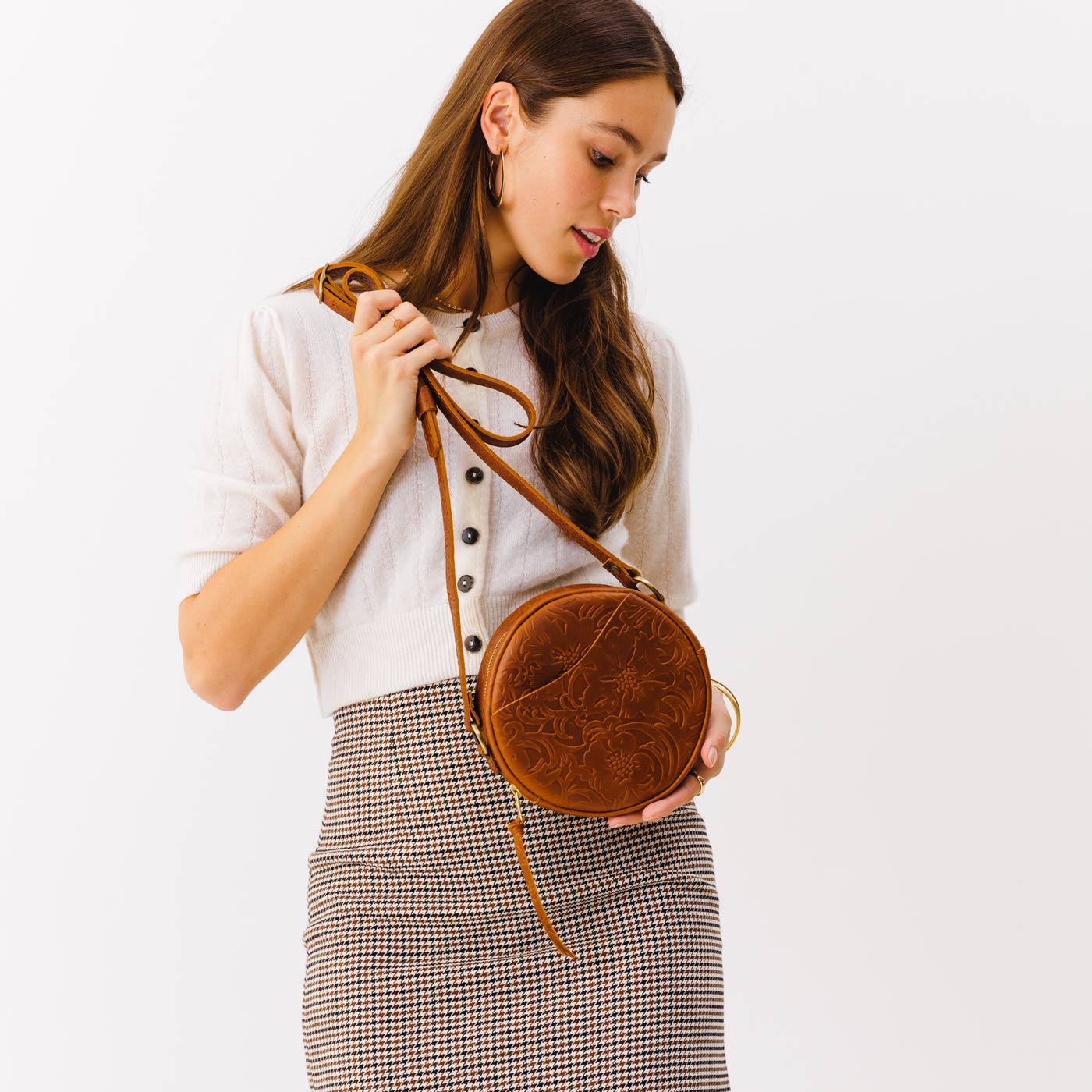 Meadow*Small | Circle shaped crossbody bag with top zipper