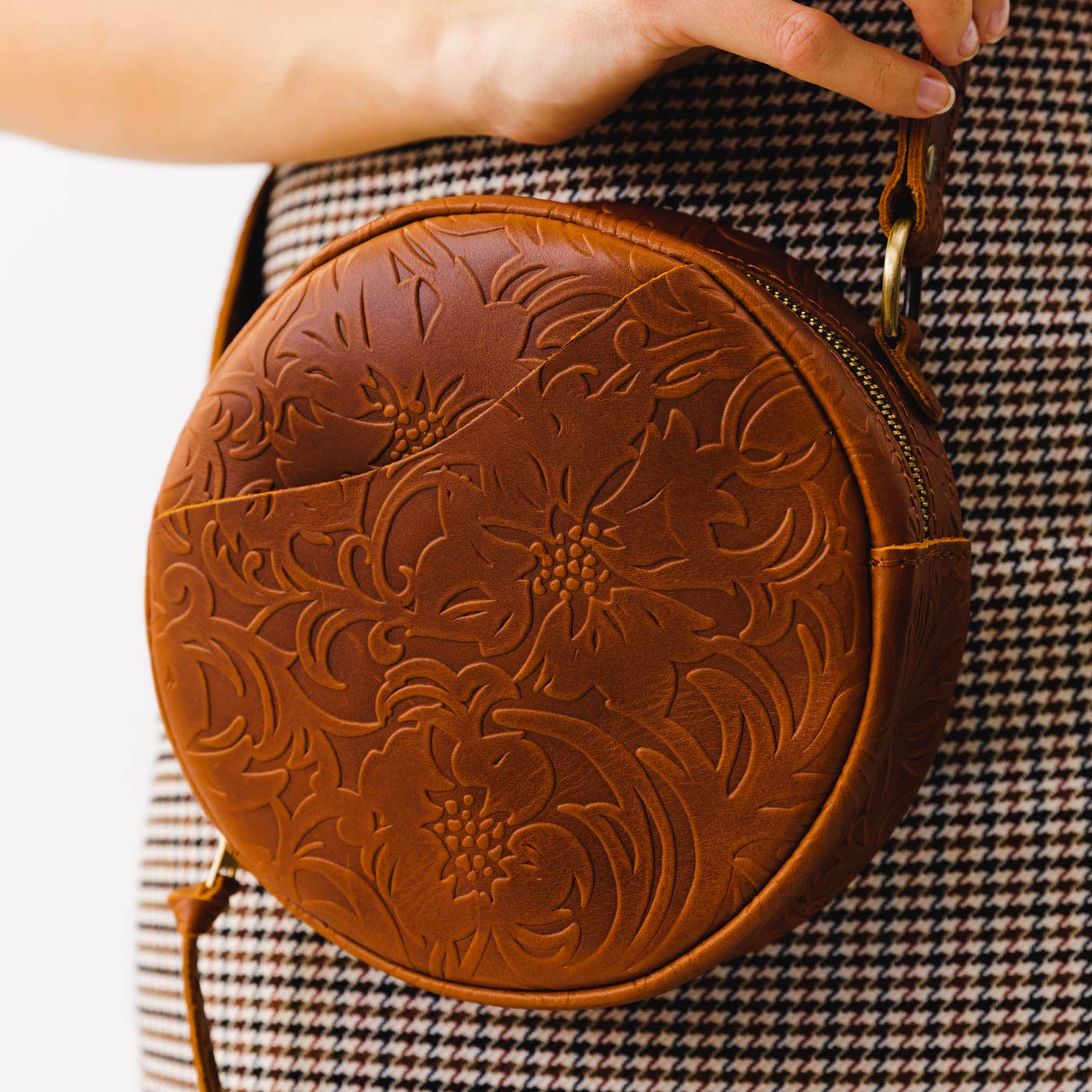 Meadow*Small | Circle shaped crossbody bag with top zipper